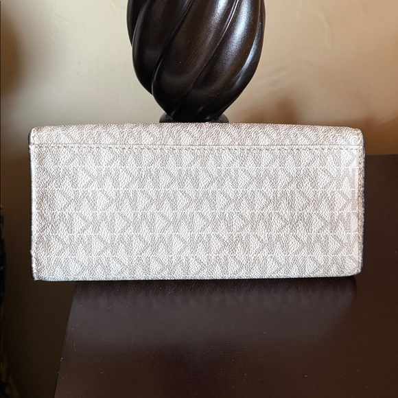 Beige and brown Michael Kors wallet - Picture 2 of 6